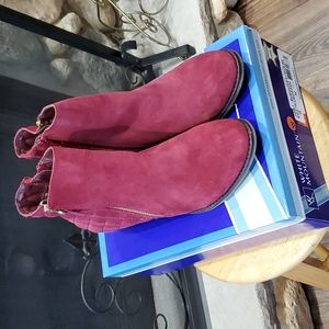 NWT Jodi Suede White Mountain Booties
